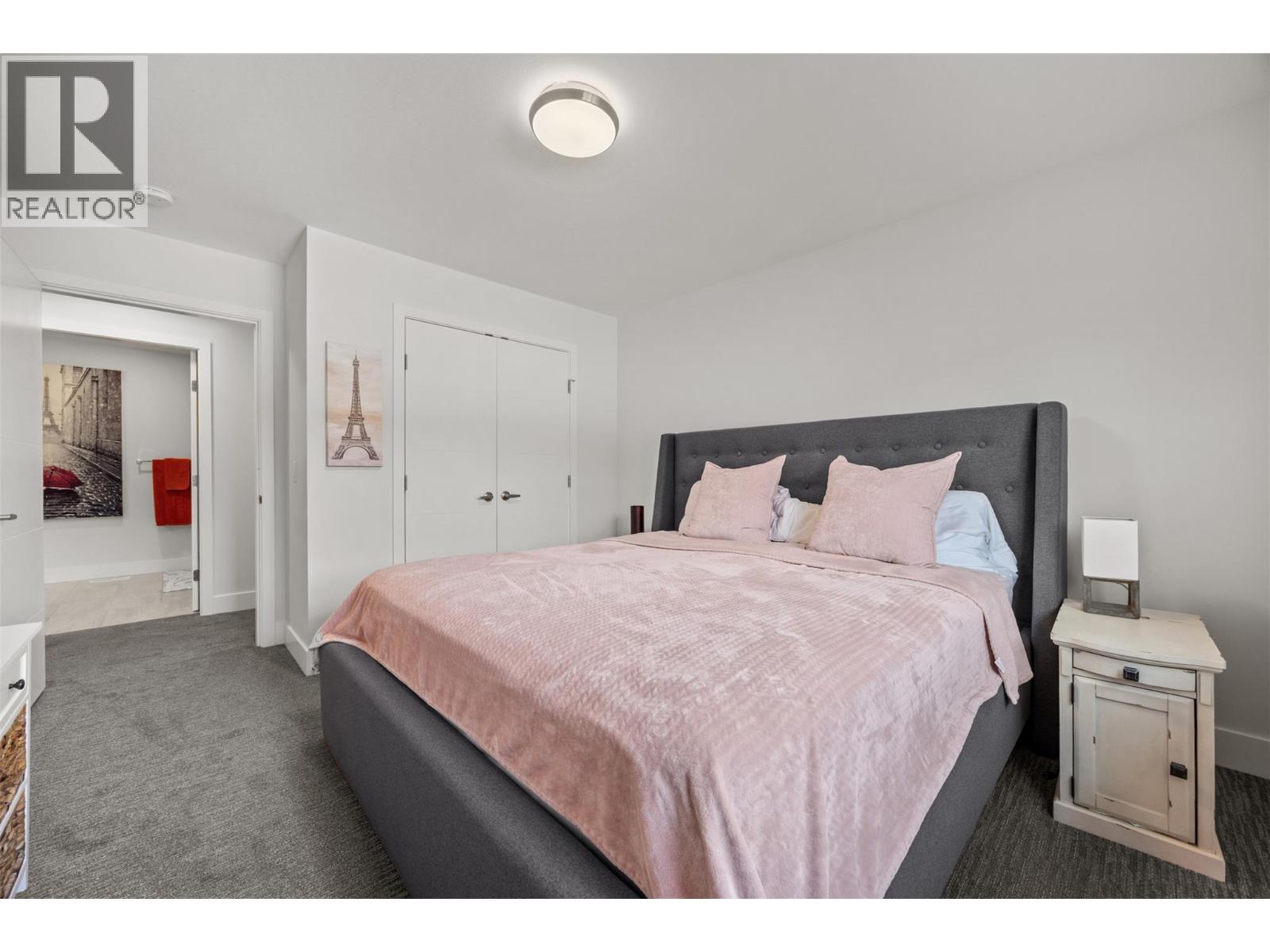 2394 Hawks Boulevard - 26