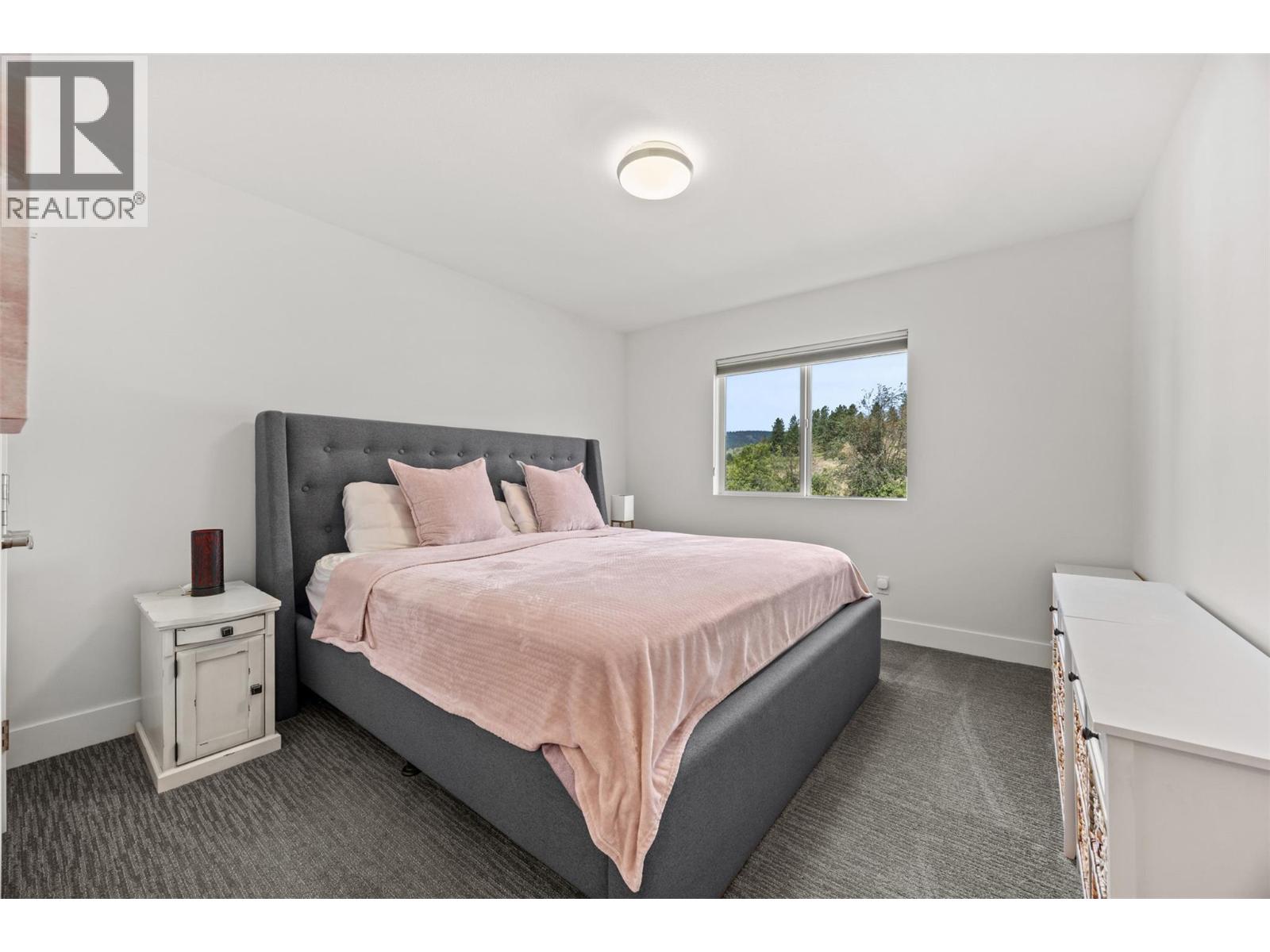 2394 Hawks Boulevard - Image 25