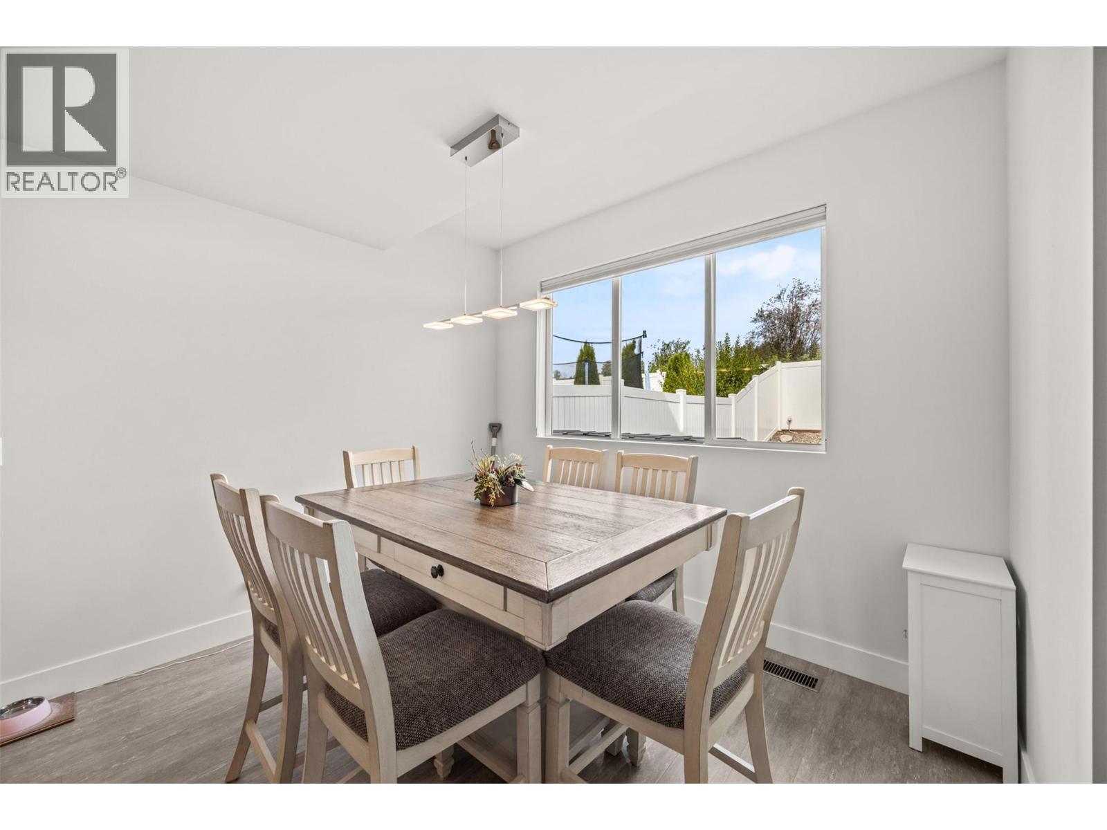 2394 Hawks Boulevard - Image 16