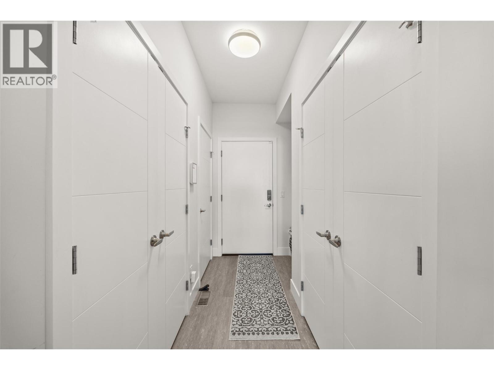 2394 Hawks Boulevard - Image 17