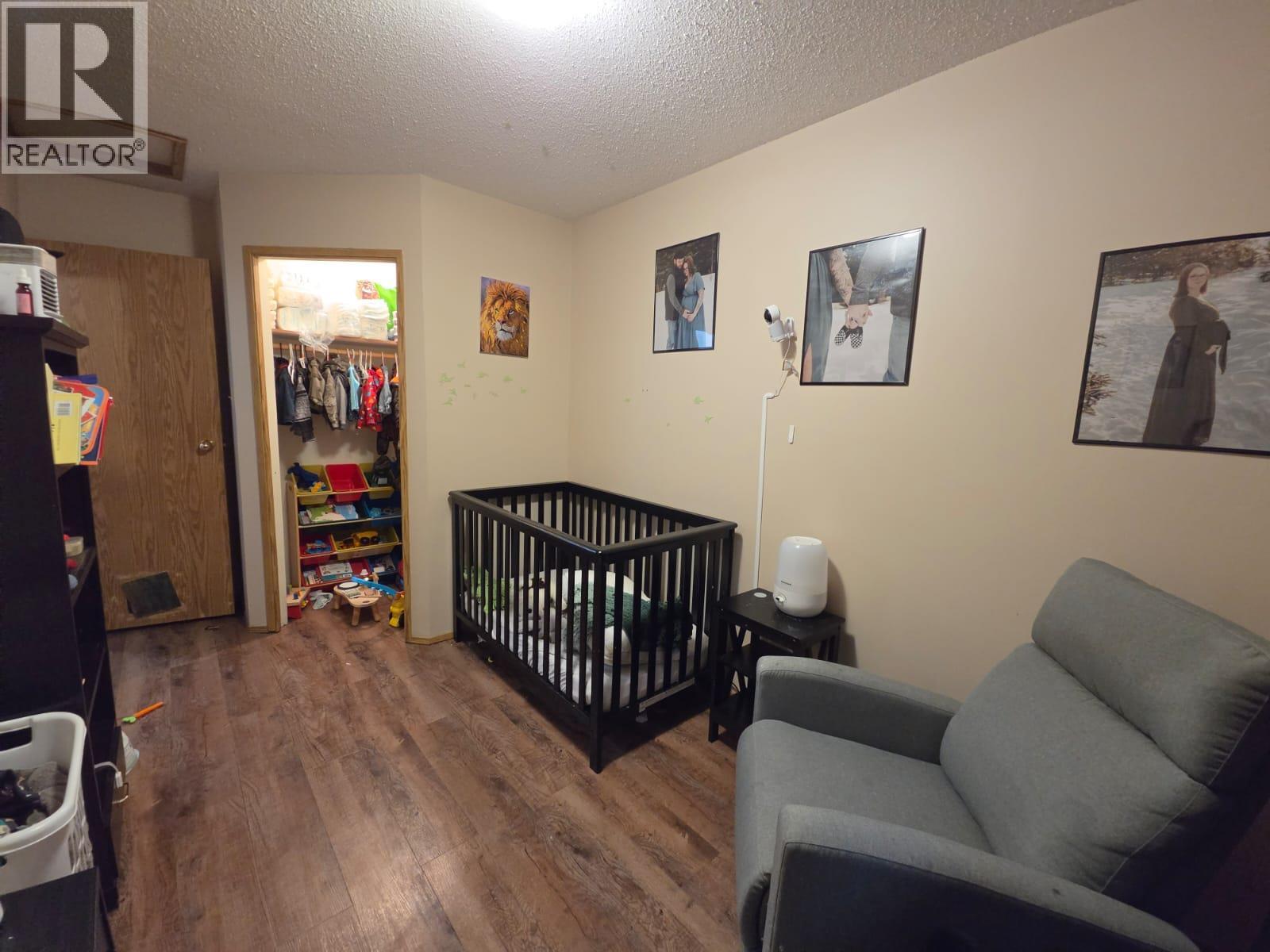 4911/4913 56 Avenue, Pouce Coupe