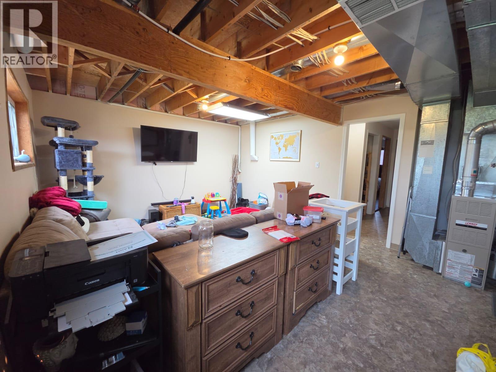 4911/4913 56 Avenue, Pouce Coupe