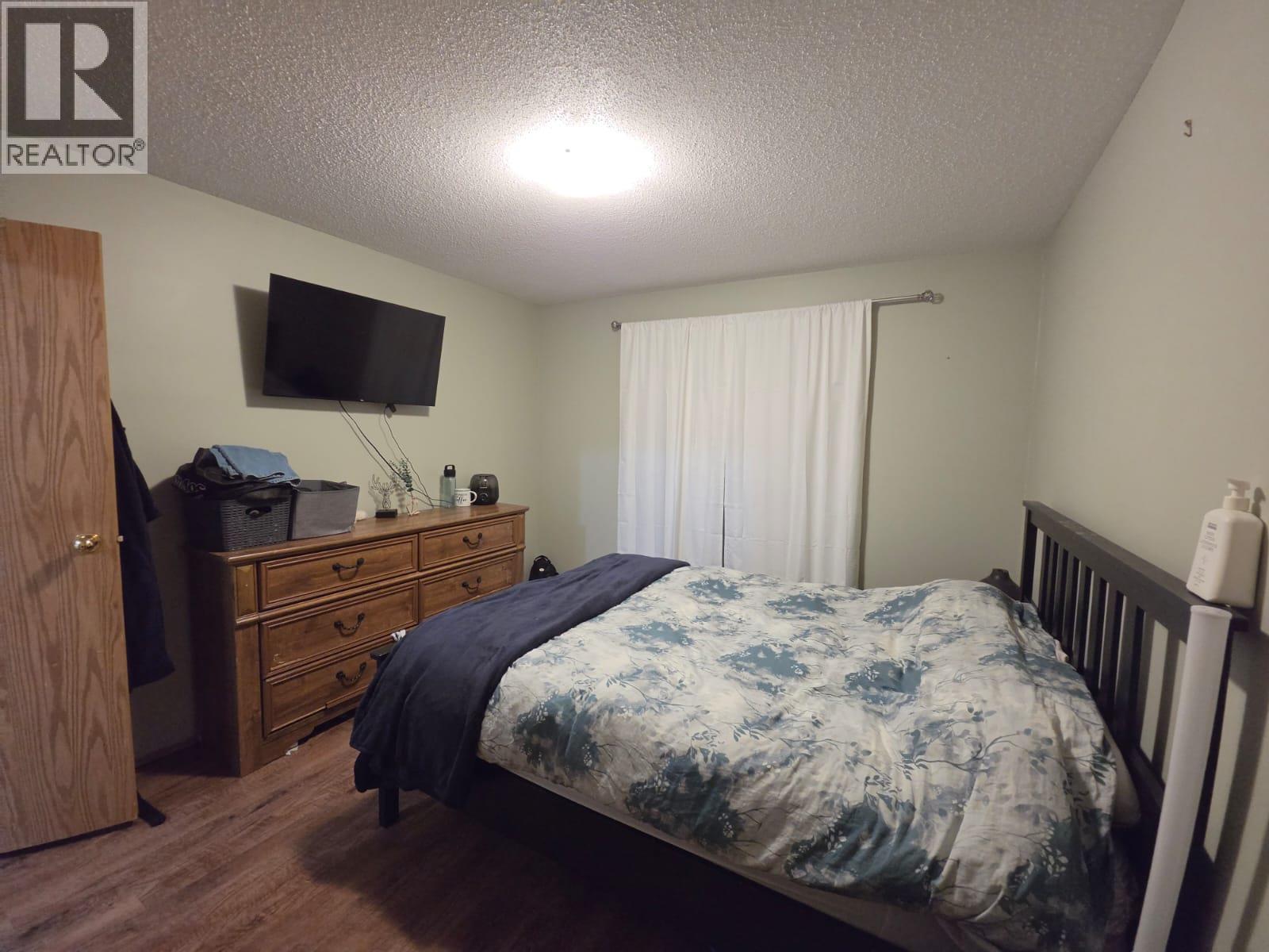 4911/4913 56 Avenue, Pouce Coupe