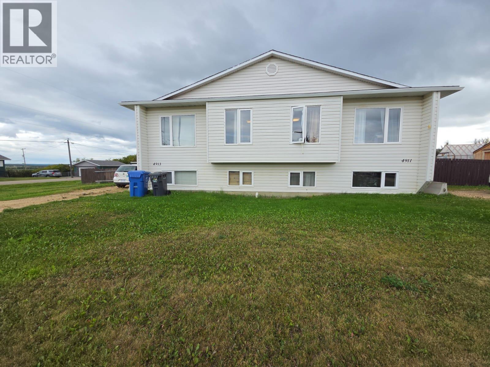 4911/4913 56 Avenue, Pouce Coupe