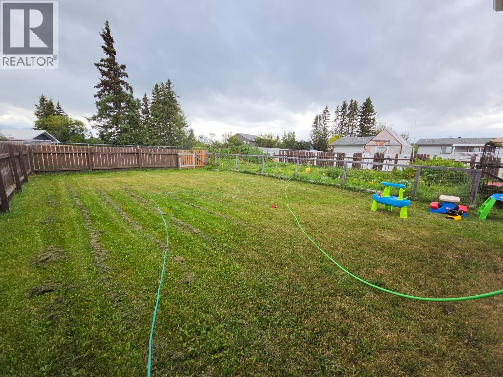 4911/4913 56 Avenue, Pouce Coupe