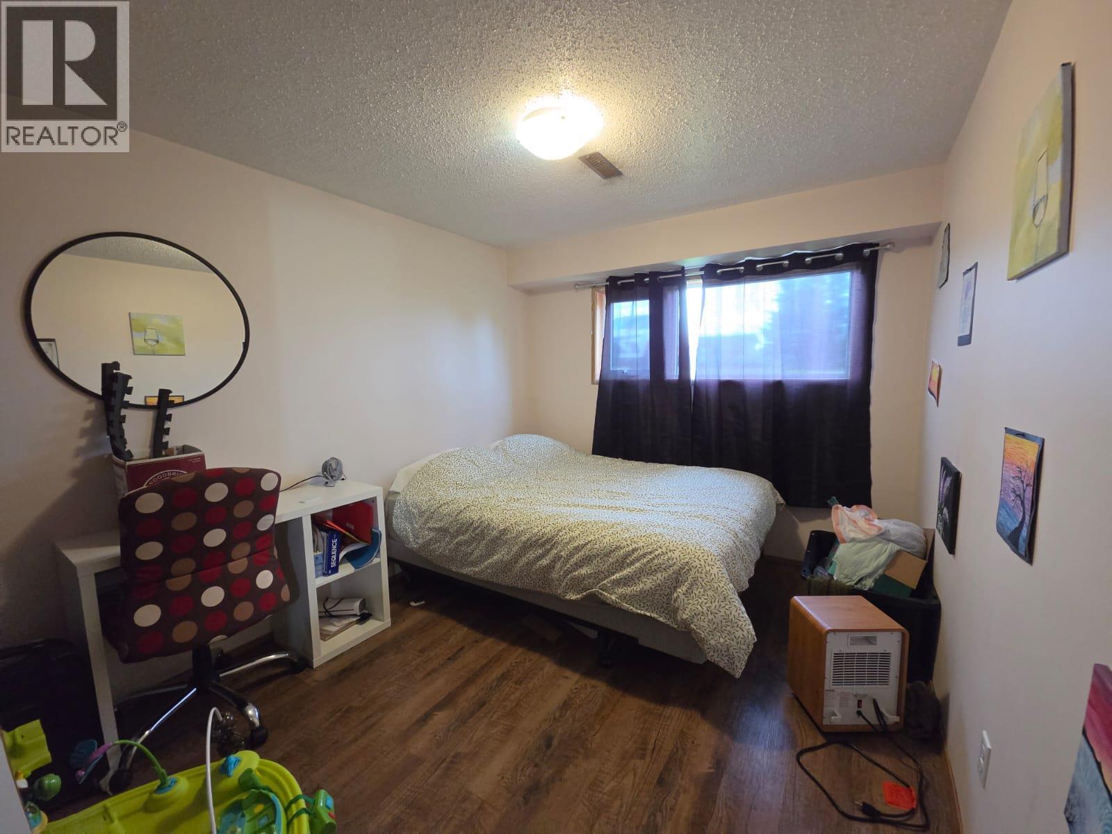 4911/4913 56 Avenue, Pouce Coupe