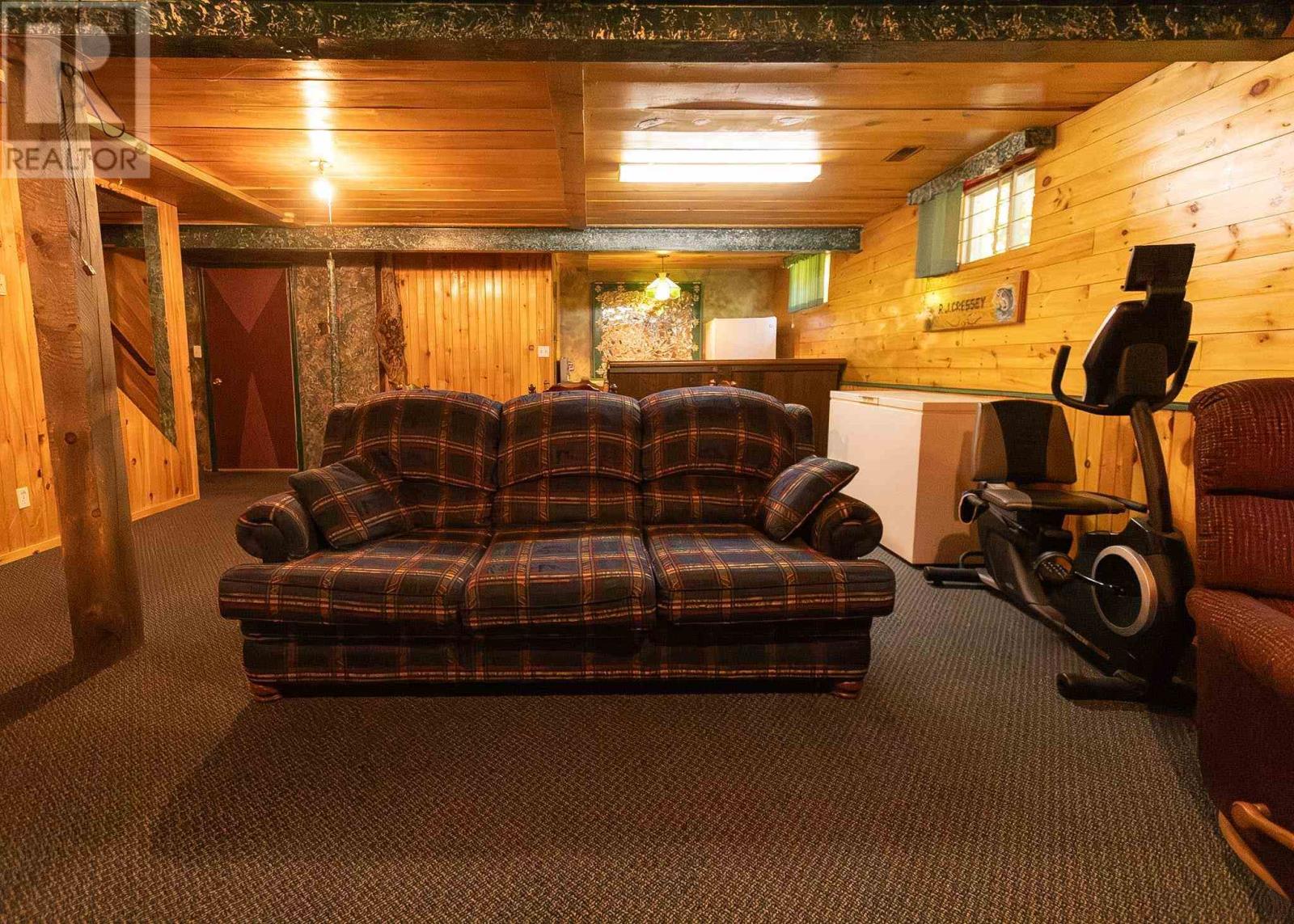 27 Village CT - Image 22