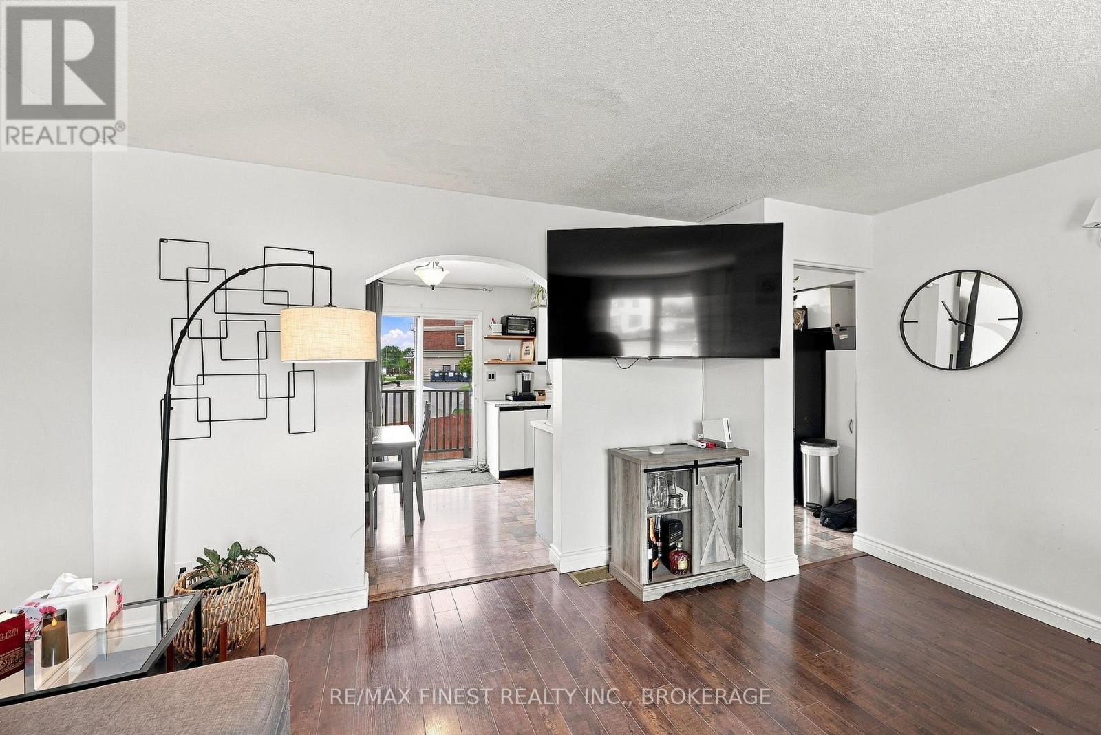 944 UXBRIDGE CRESCENT - Image 11