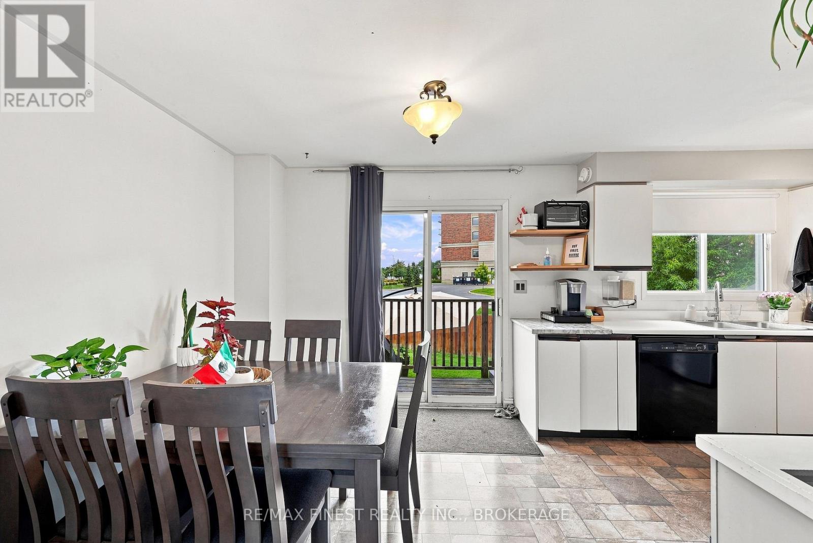 944 UXBRIDGE CRESCENT - Image 13