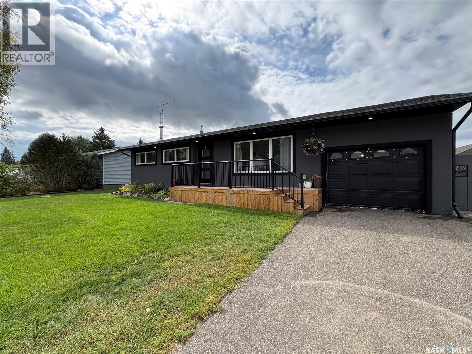 329 Prothero AVENUE W, Churchbridge, Saskatchewan, S0A0M0, Churchbridge, Saskatchewan — photo 2 of 5