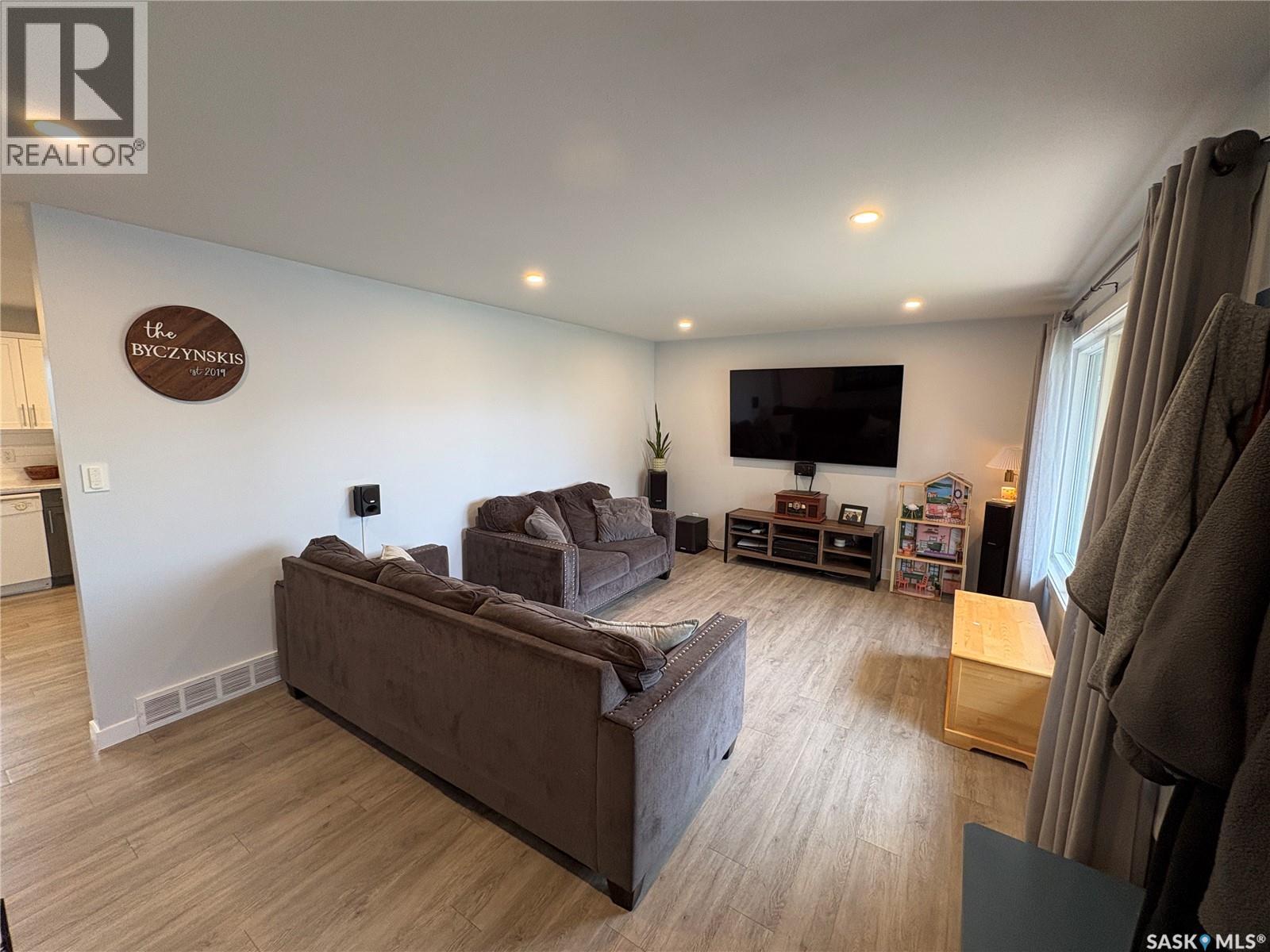 329 Prothero AVENUE W, Churchbridge, Saskatchewan, S0A0M0, Churchbridge, Saskatchewan — photo 4 of 5