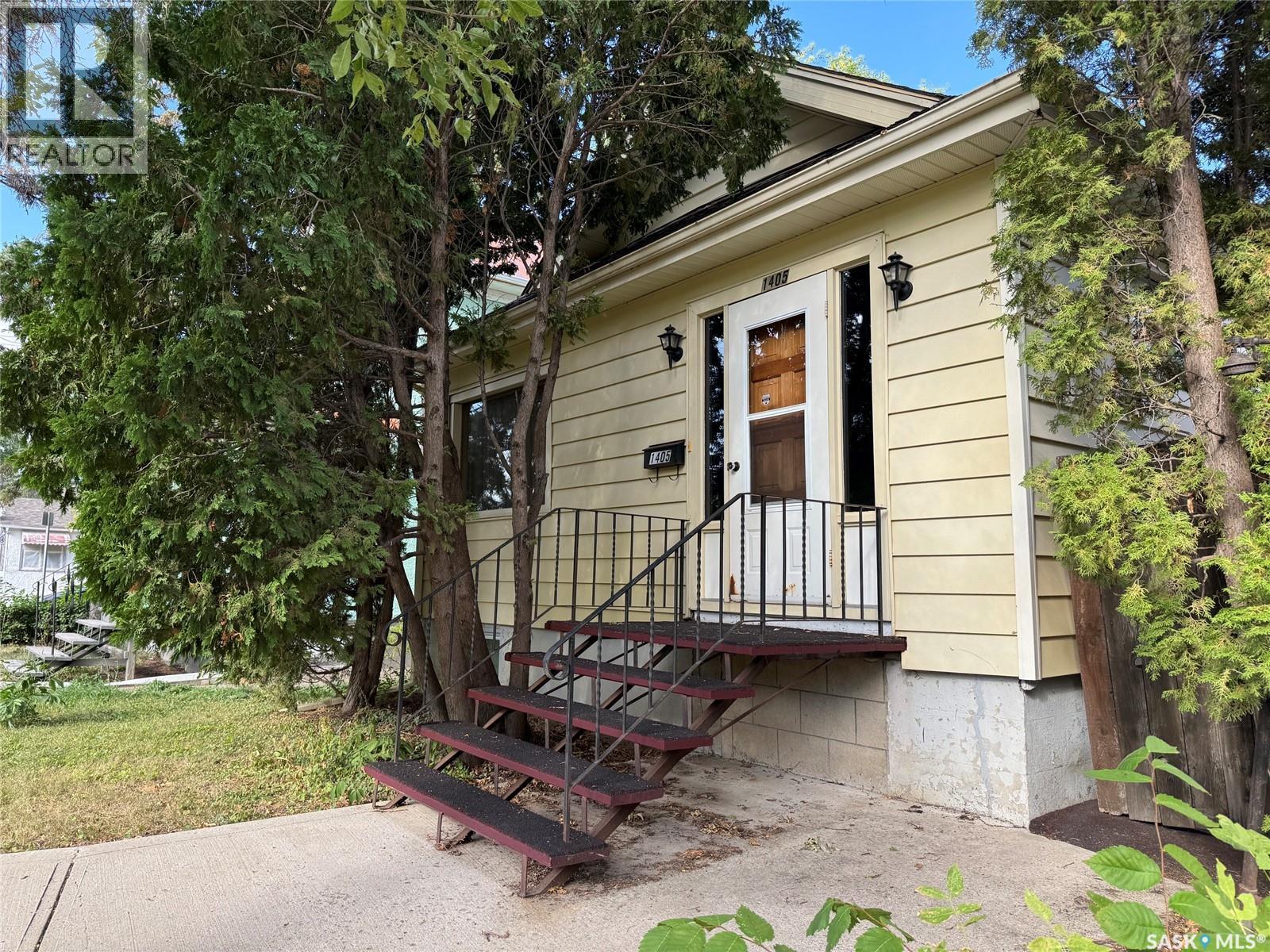 1405 McTavish STREET - 1
