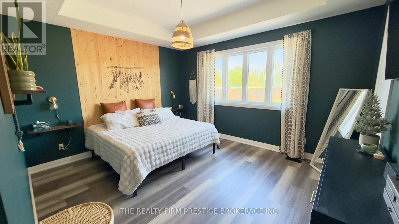 213 LEITCH STREET - Image 12