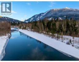 1-1445 Illecillewaet Road Lot# Sl 10, Revelstoke, BC V0E2S1 Photo 10