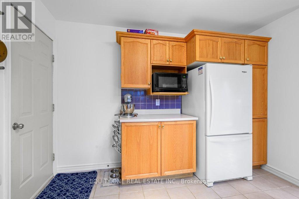 3314 NIXON DRIVE - 17