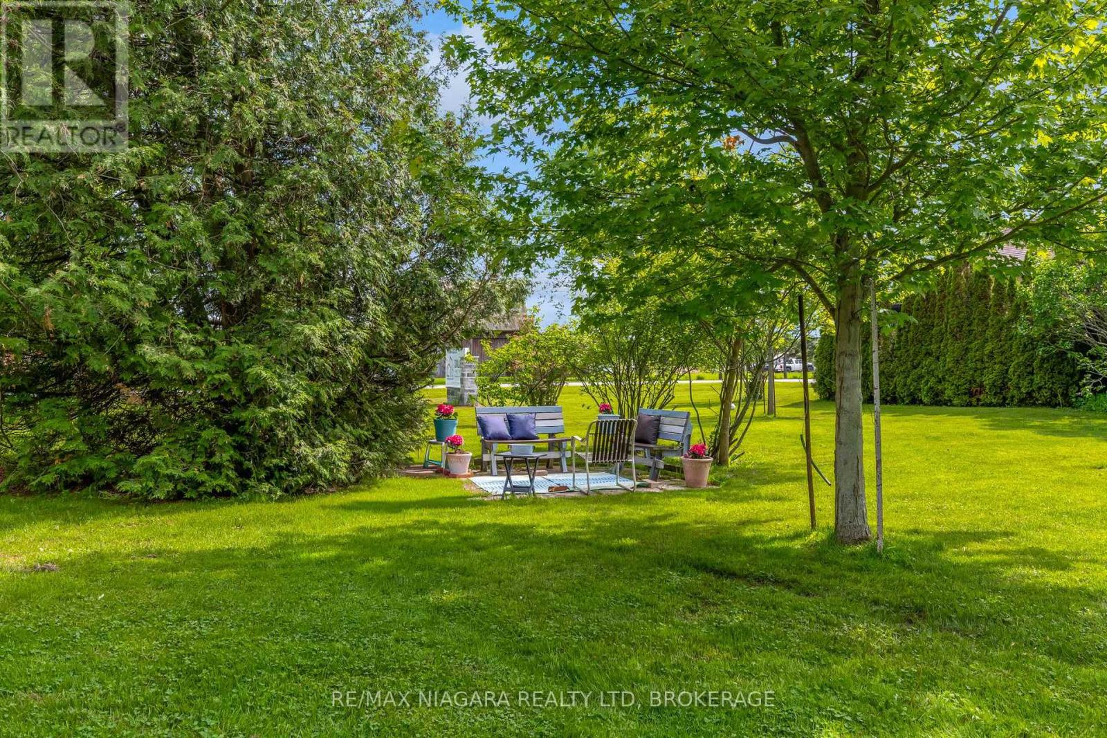 833 Foss Road — photo 7