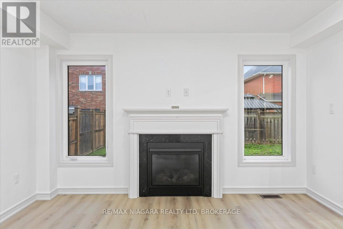 12 FRED FISHER CRESCENT - Image 6