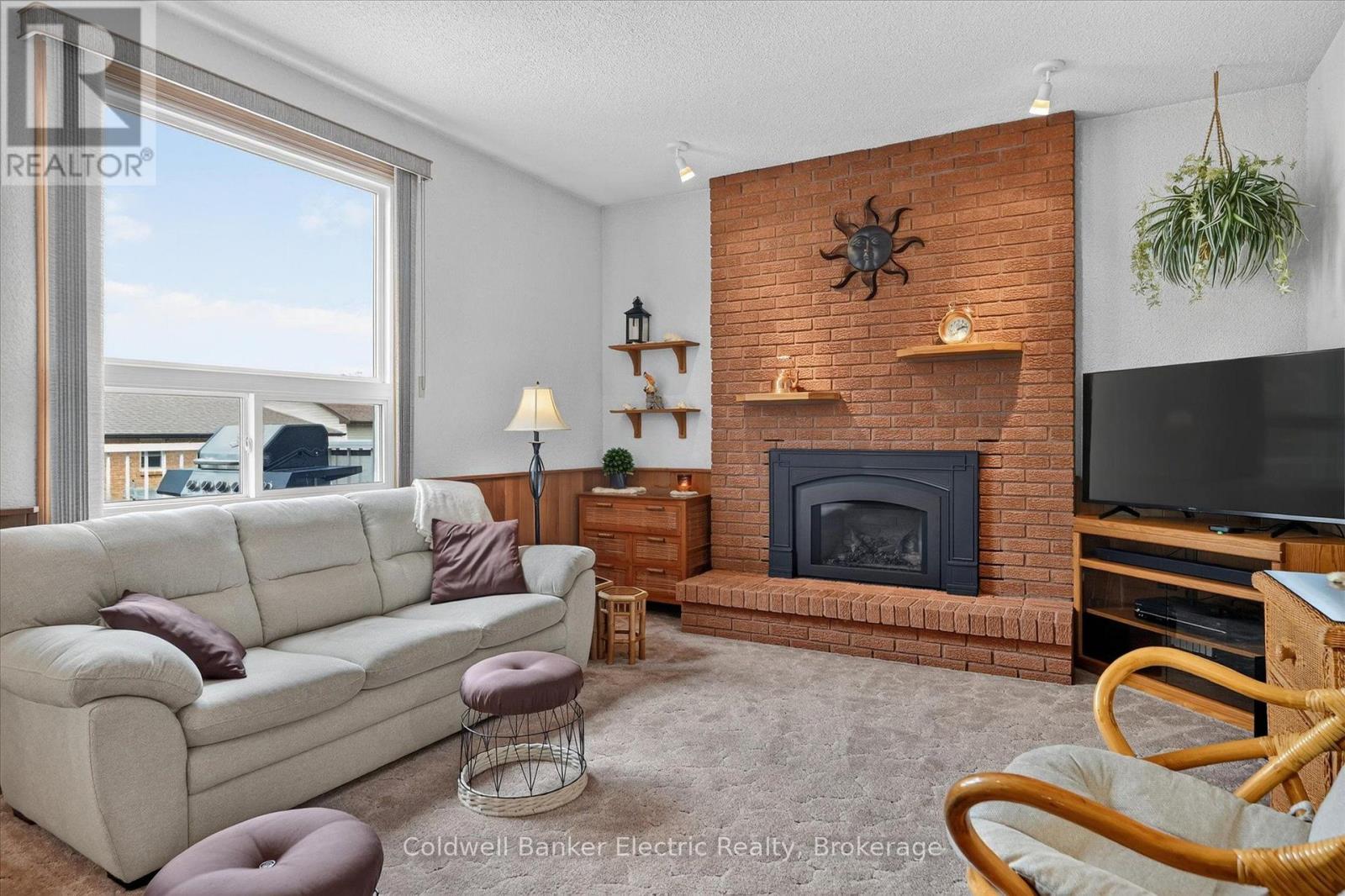 948 SMITHSIDE COURT - 13