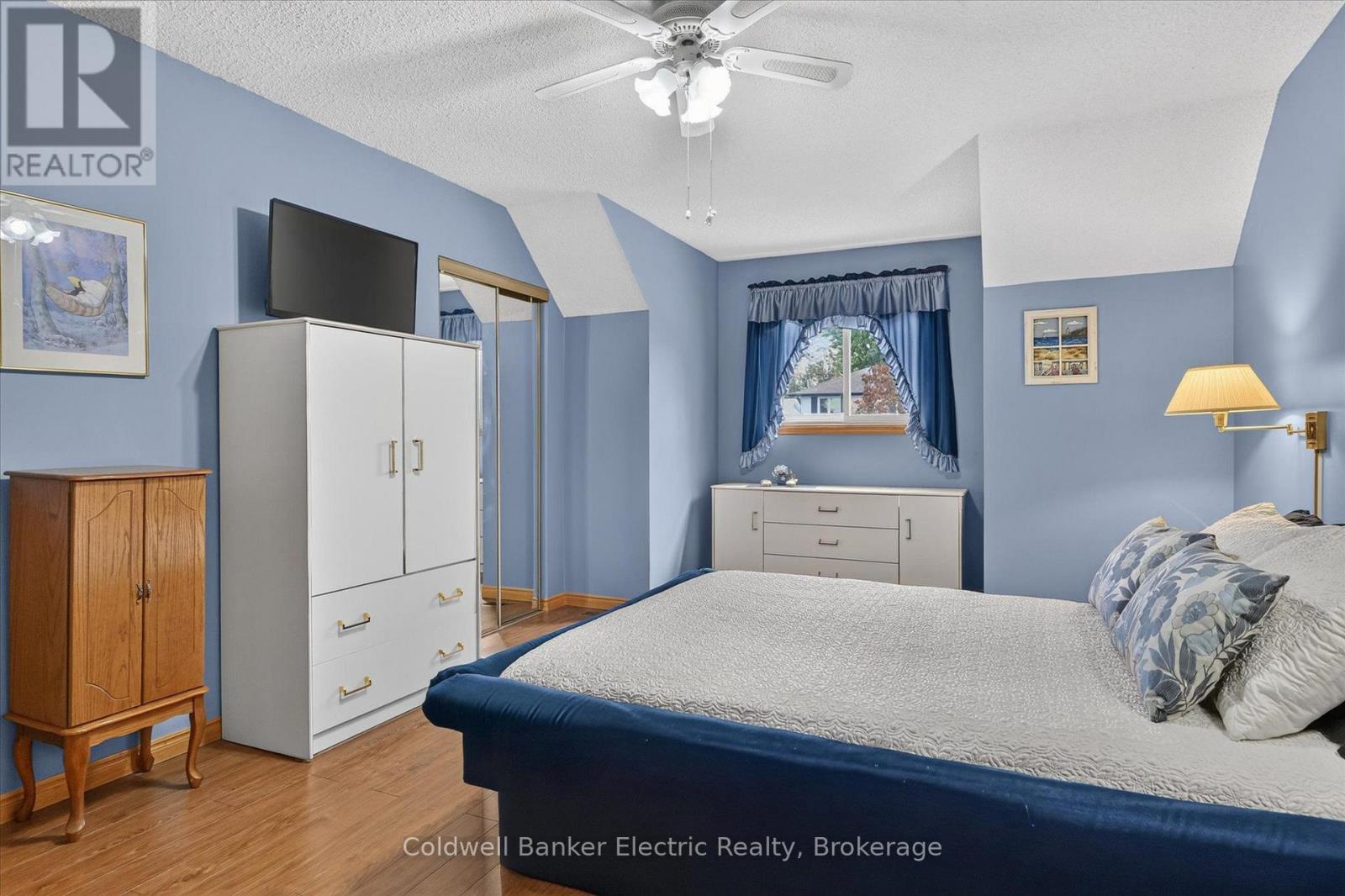 948 SMITHSIDE COURT - 18