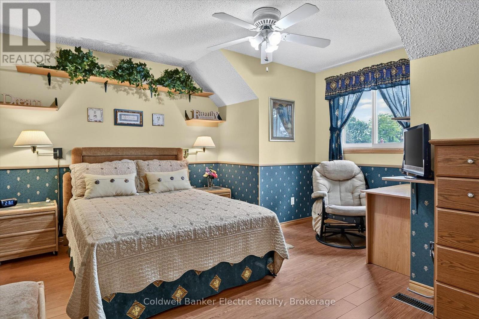 948 SMITHSIDE COURT - 21