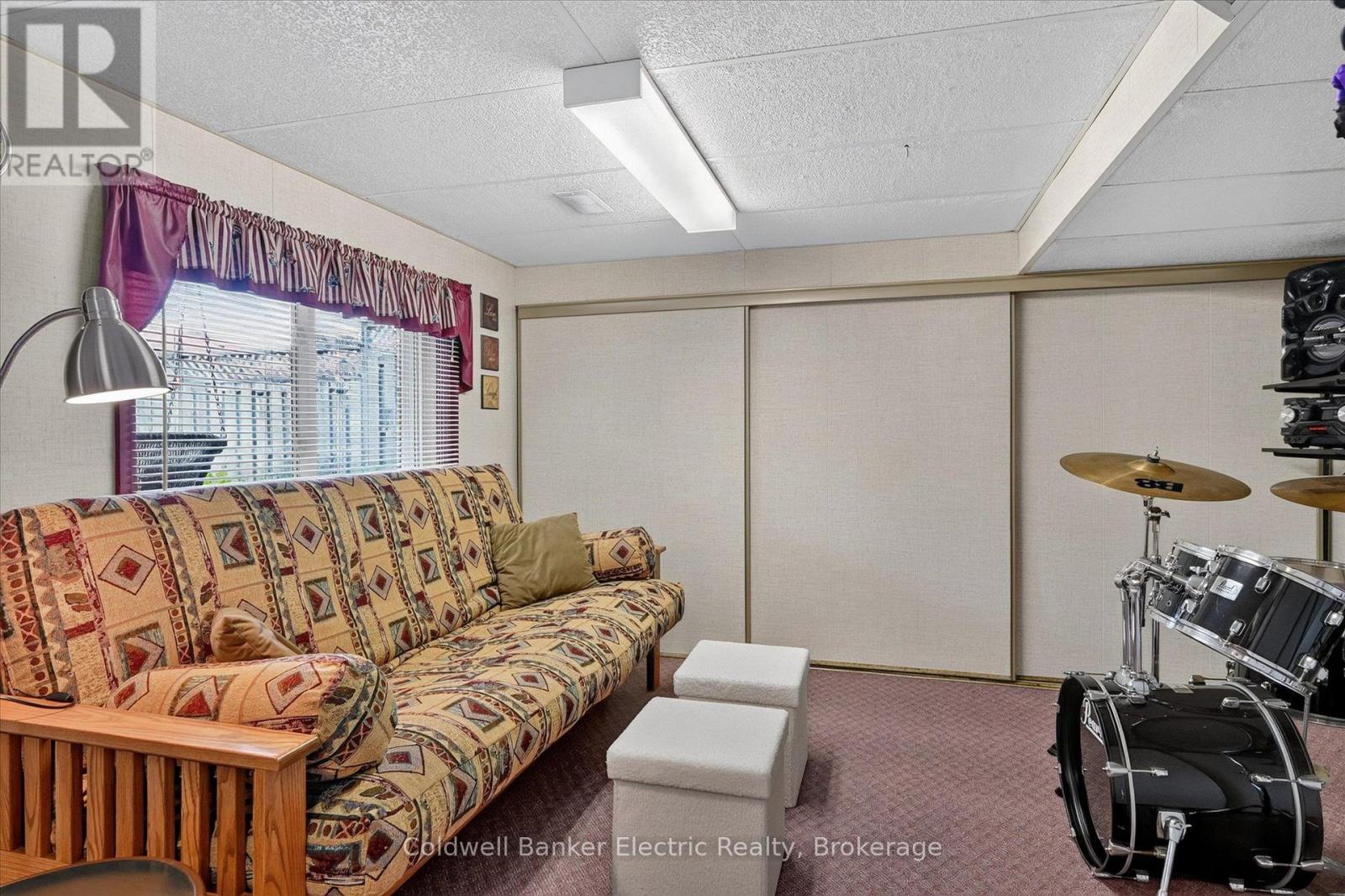 948 SMITHSIDE COURT - 32