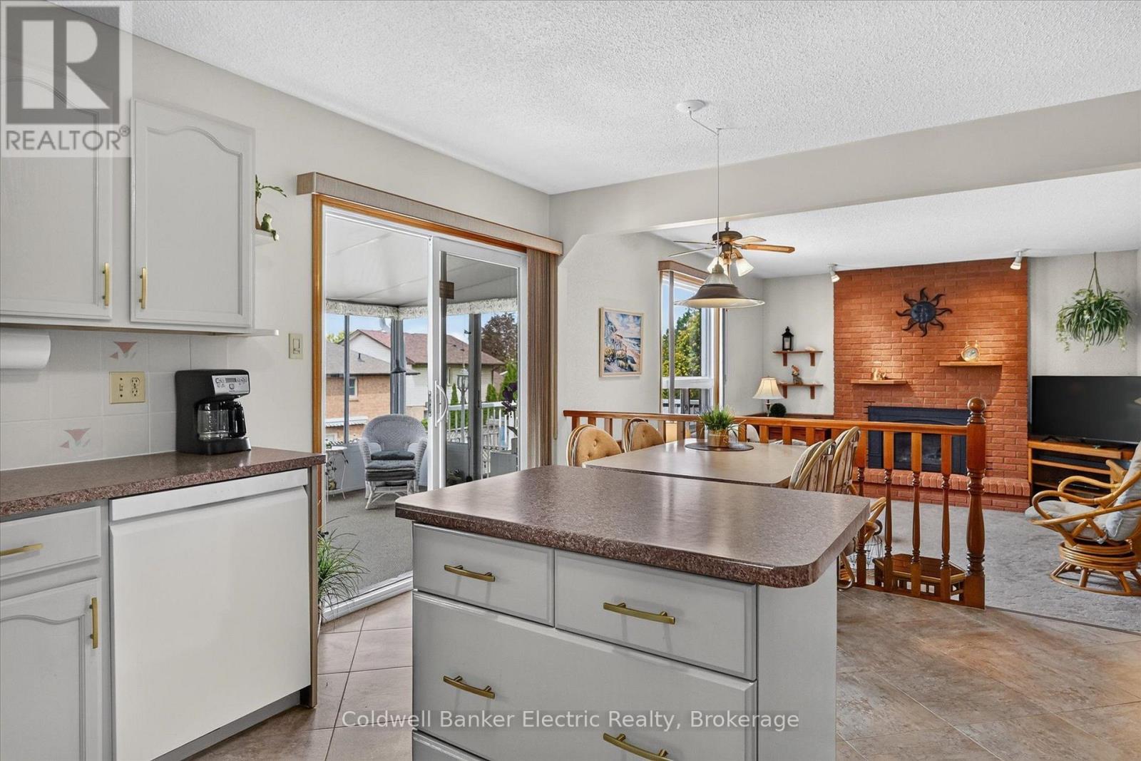 948 SMITHSIDE COURT - 6