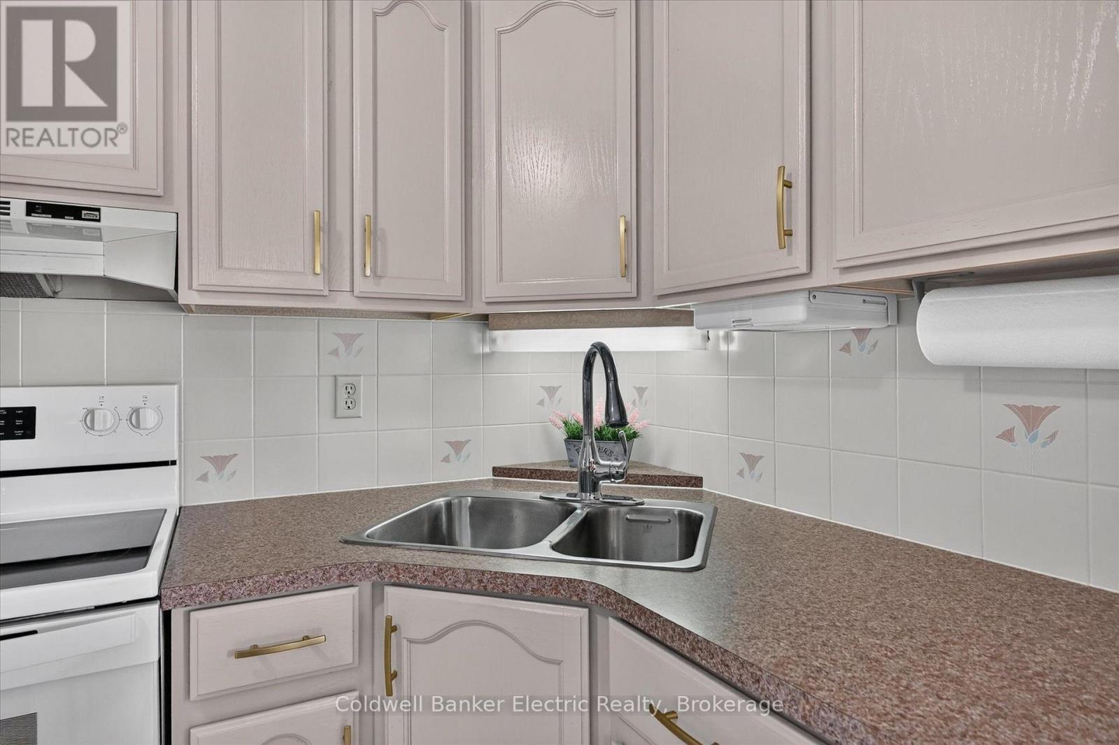 948 SMITHSIDE COURT - 8