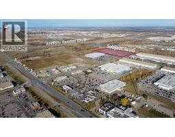 18574 104 Avenue NW, Edmonton — photo 2