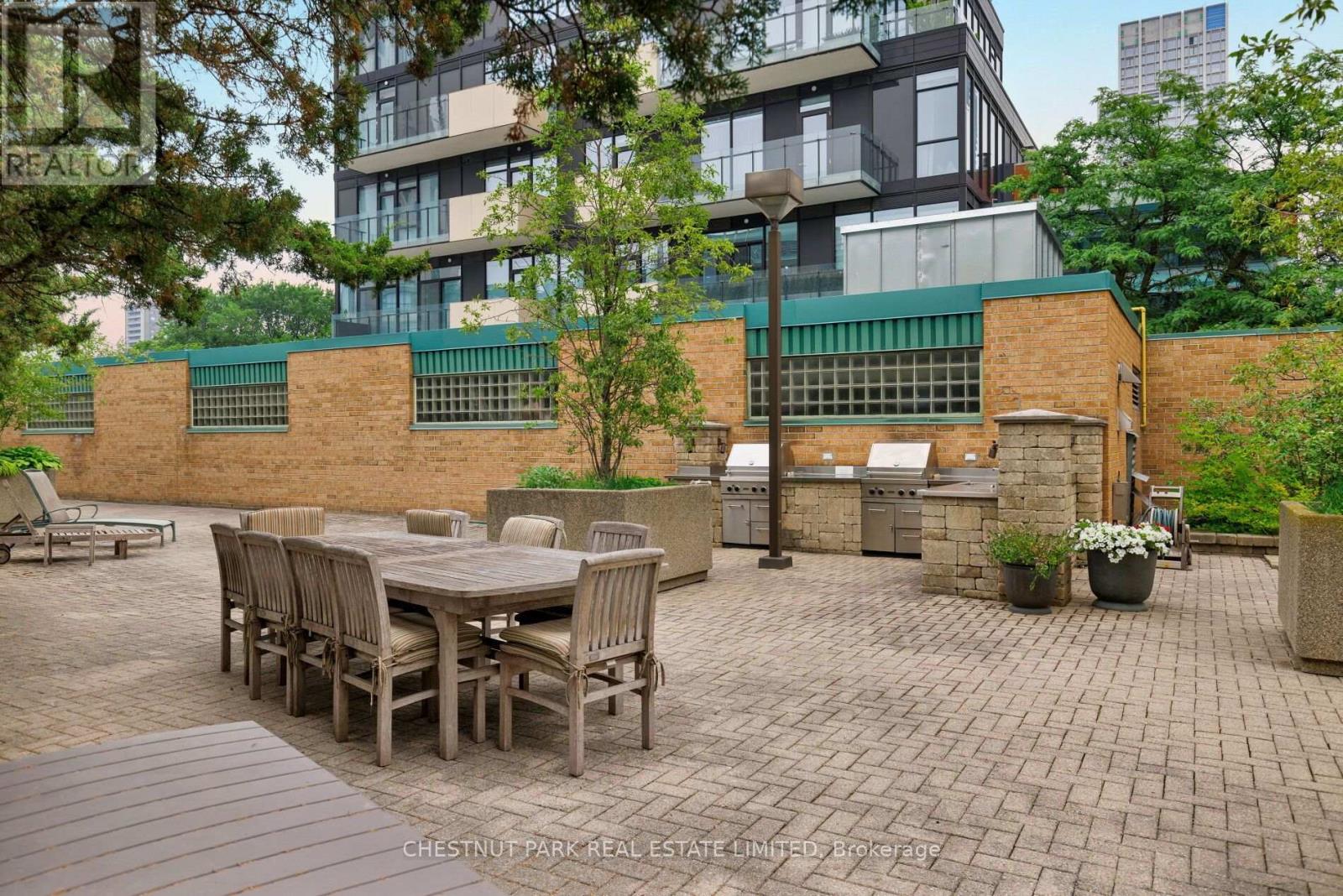 #612 77 AVENUE ROAD - 40