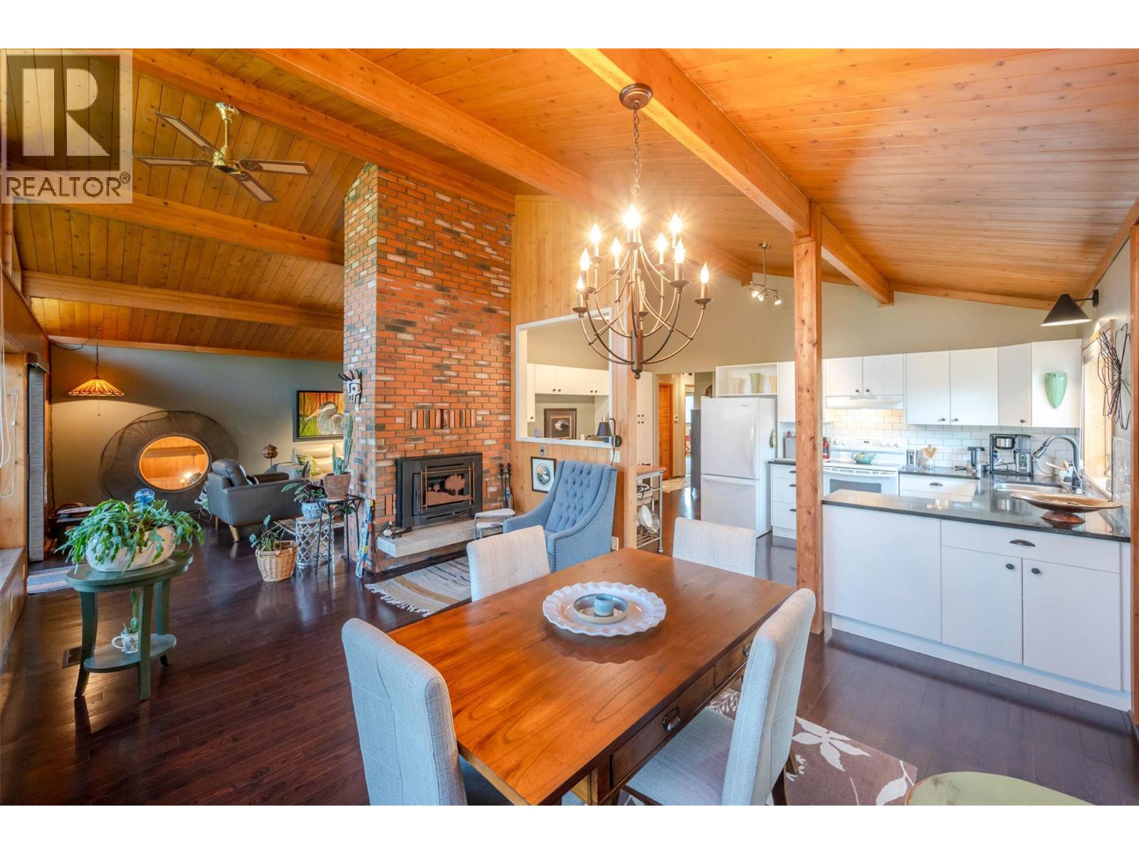 975 Heron Court, Oliver