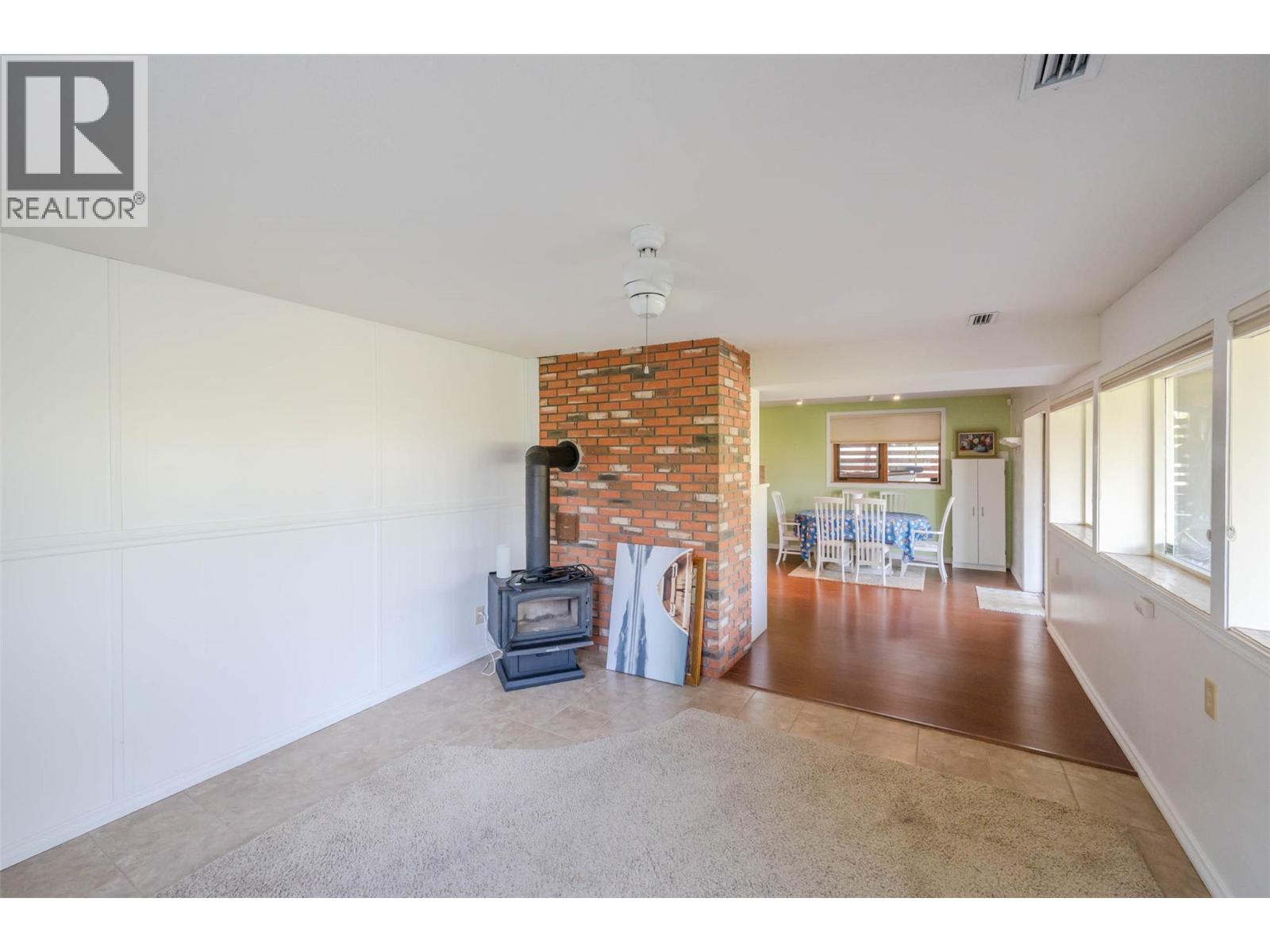 975 Heron Court, Oliver