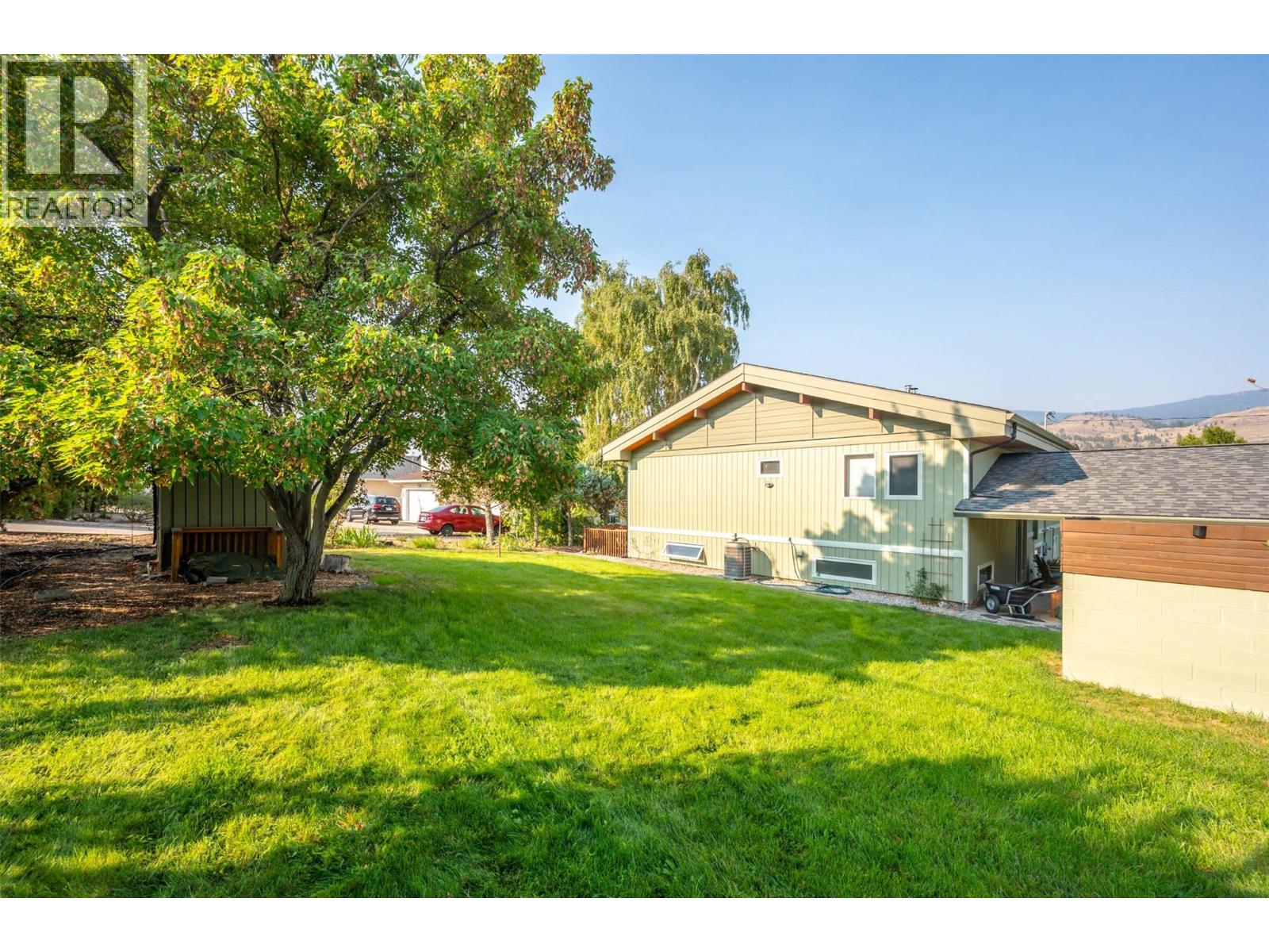 975 Heron Court, Oliver