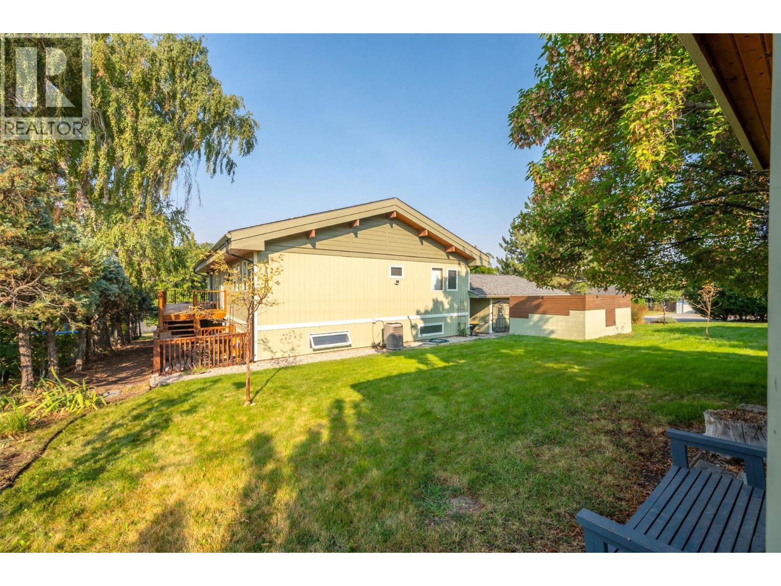 975 Heron Court, Oliver