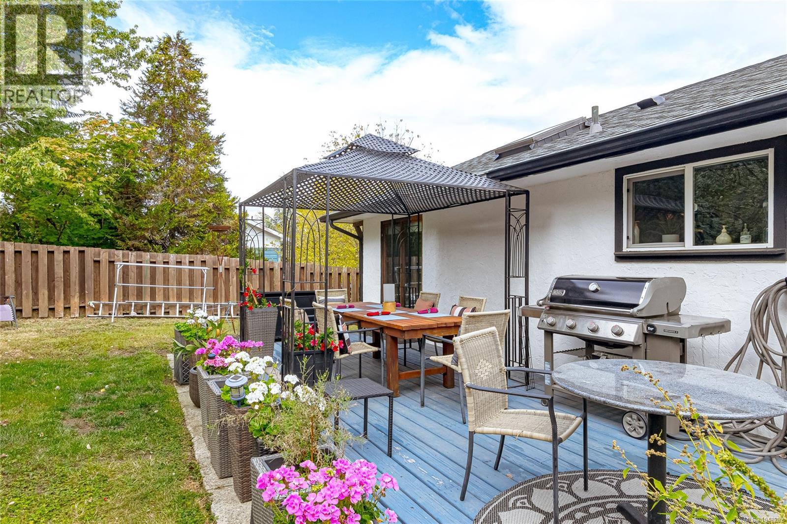 1610 Glen Rd - Image 30