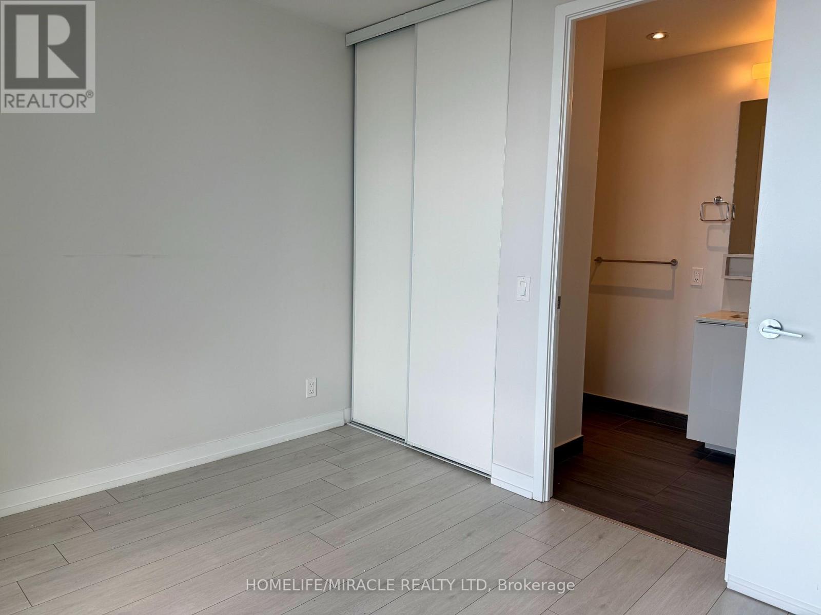 #4107 950 PORTAGE PARKWAY - Image 7