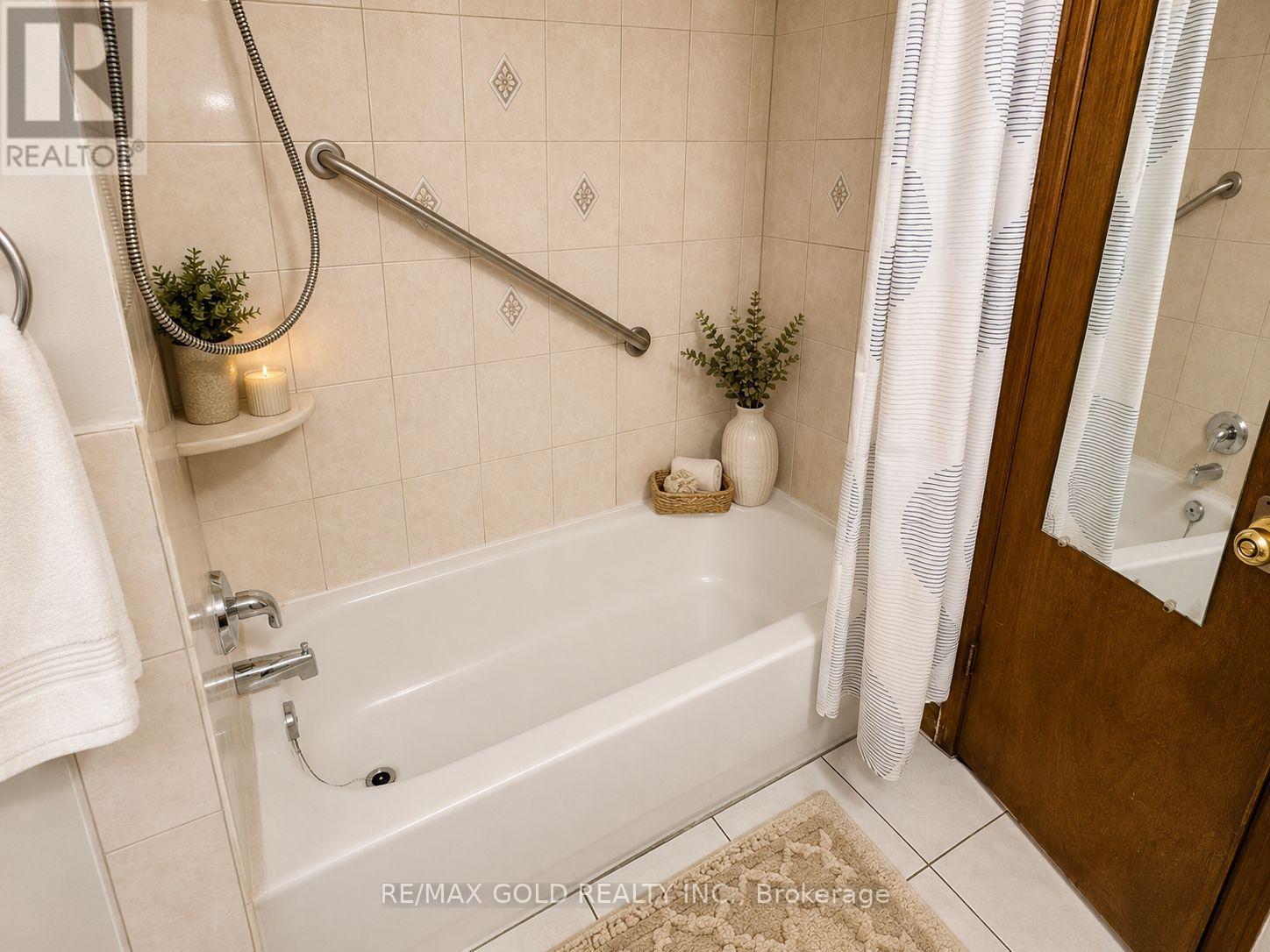 7383 MANION ROAD - Image 16