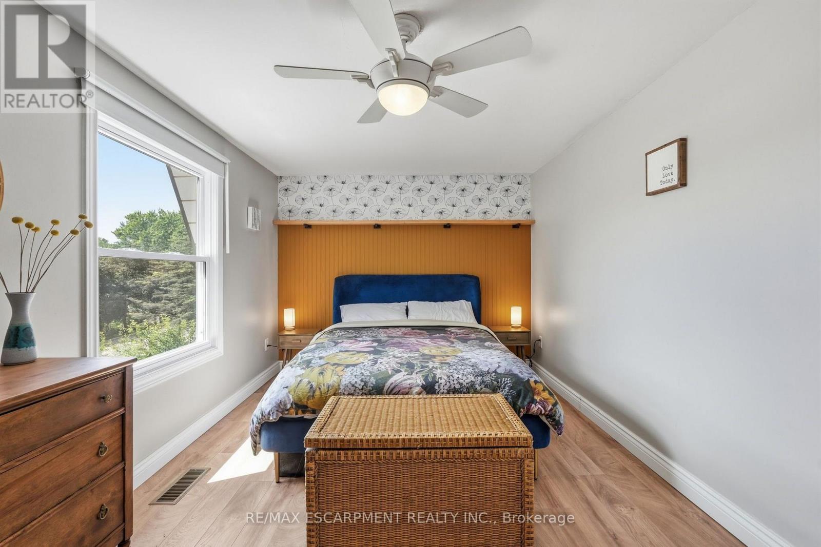 #33 3 BURDOCK LANE - 19