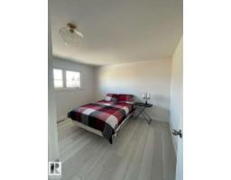 1929 65 St Nw, Edmonton, AB T6L1M1 Photo 11