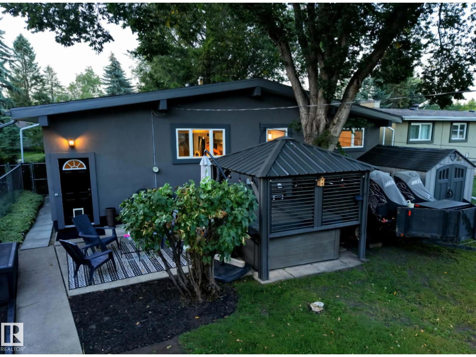 12115 40 AV NW - 40