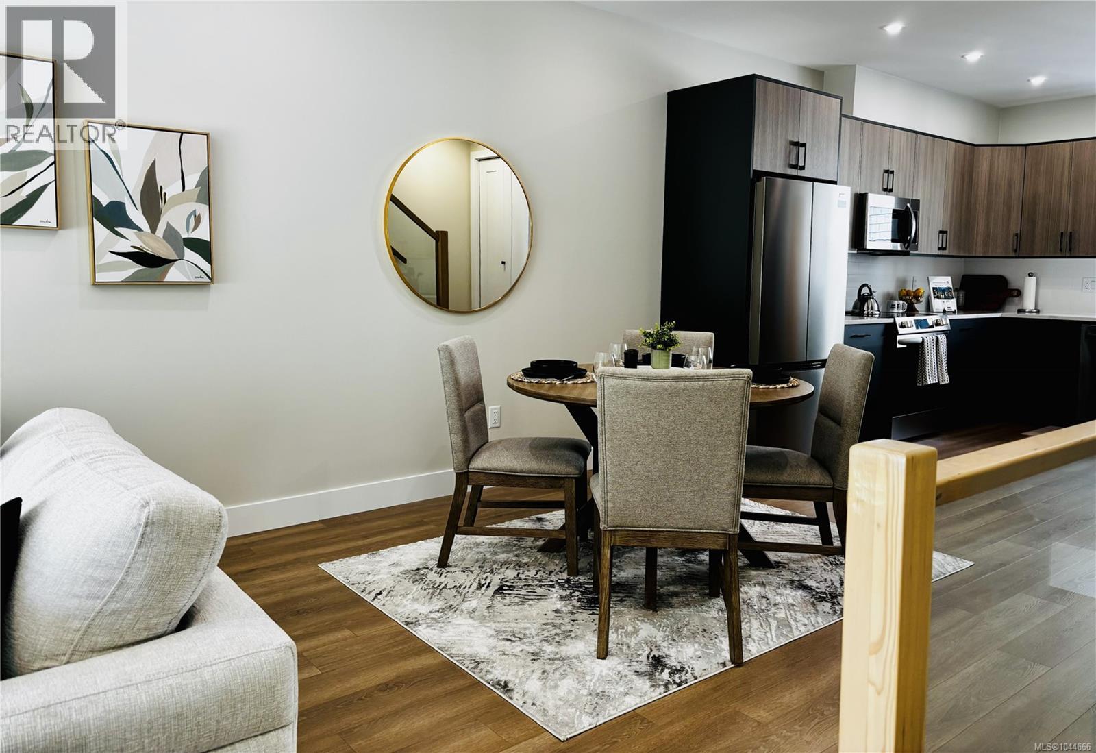 954 Snapdragon Court, Langford, British Columbia, V9C2P3, Langford, British Columbia — photo 3 of 5