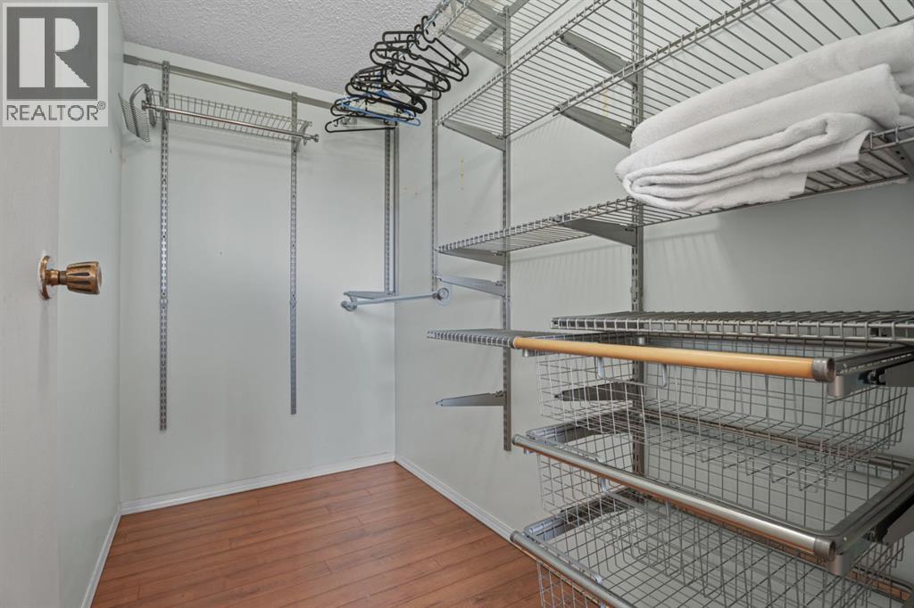 #207 280 Banister Drive - 28