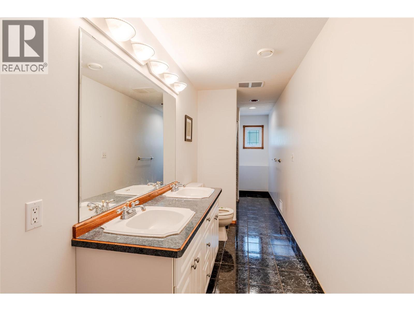 404 Ash Road - Image 27