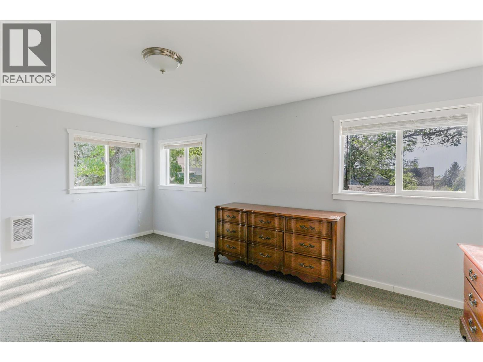 404 Ash Road - Image 63