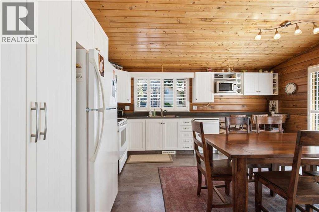 16 Lakeshore DR - Image 6