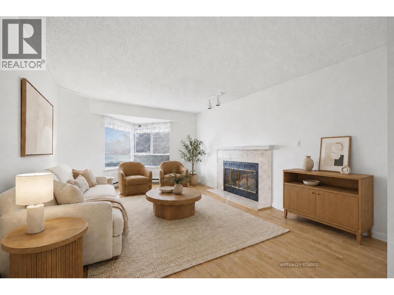 411 1215 LANSDOWNE DRIVE — photo 5