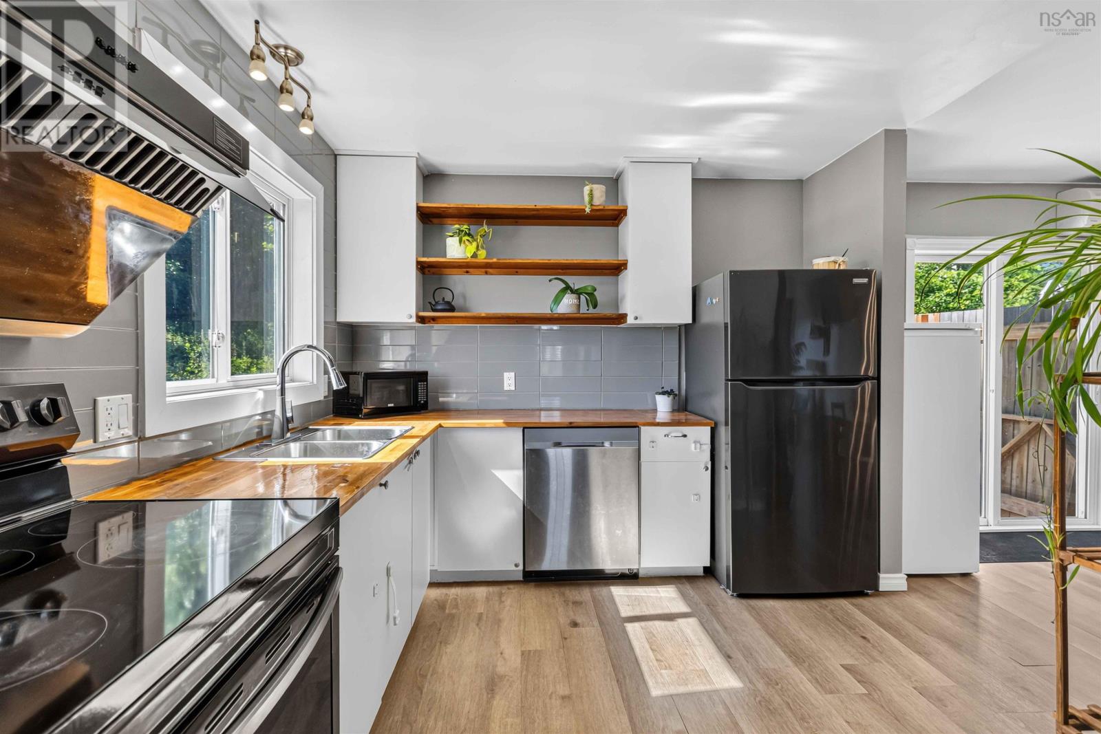 1030 Sackville Drive - 3