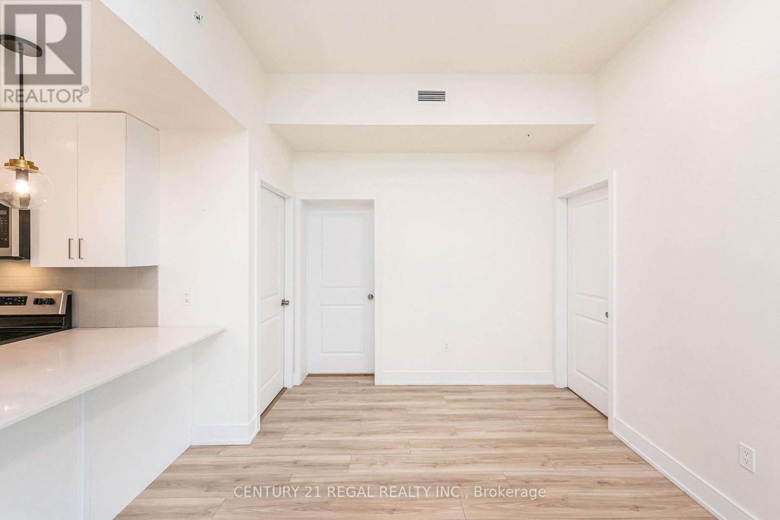 #UNIT 205 121 MARY STREET - 16