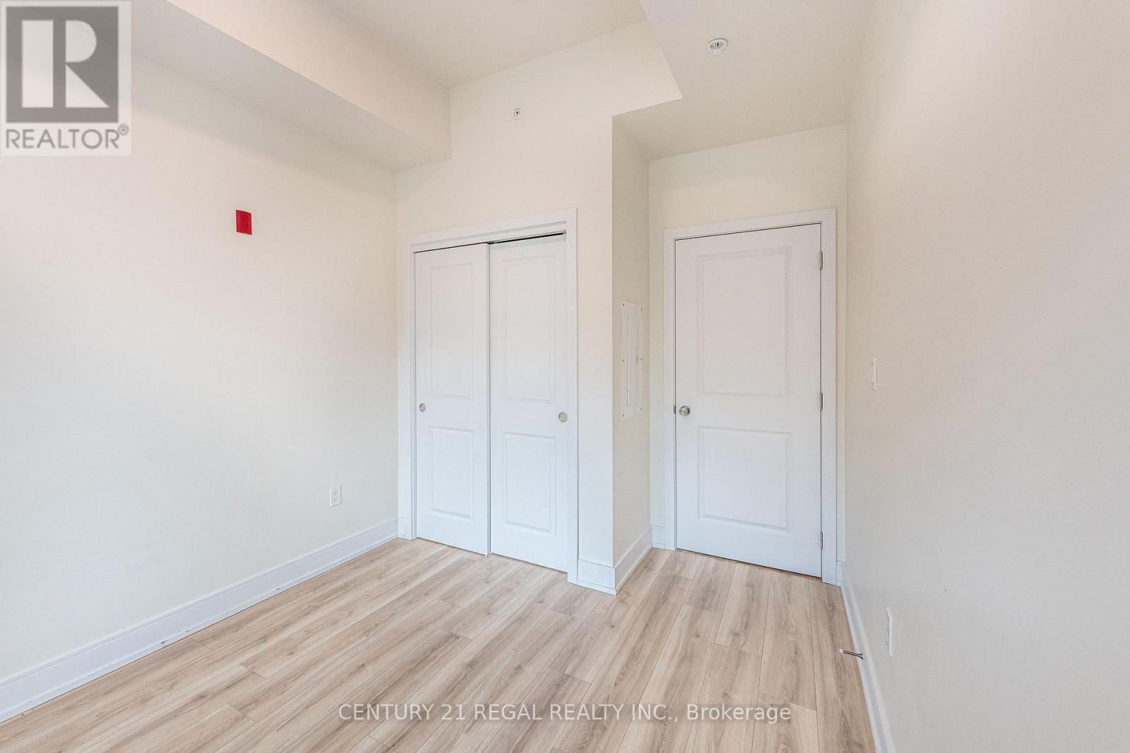 #UNIT 205 121 MARY STREET - 18