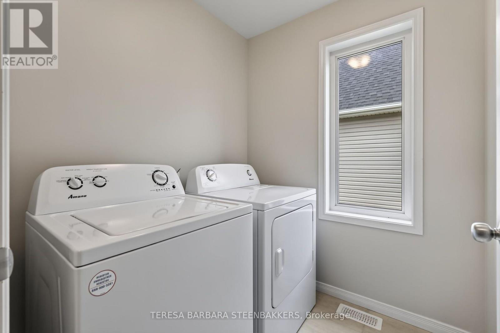 3 Bed, 3 Bath House for Sale in Ottawa – 689 TALIESIN CRESCENT E, Ottawa – MLS# X13729210 - Image 15