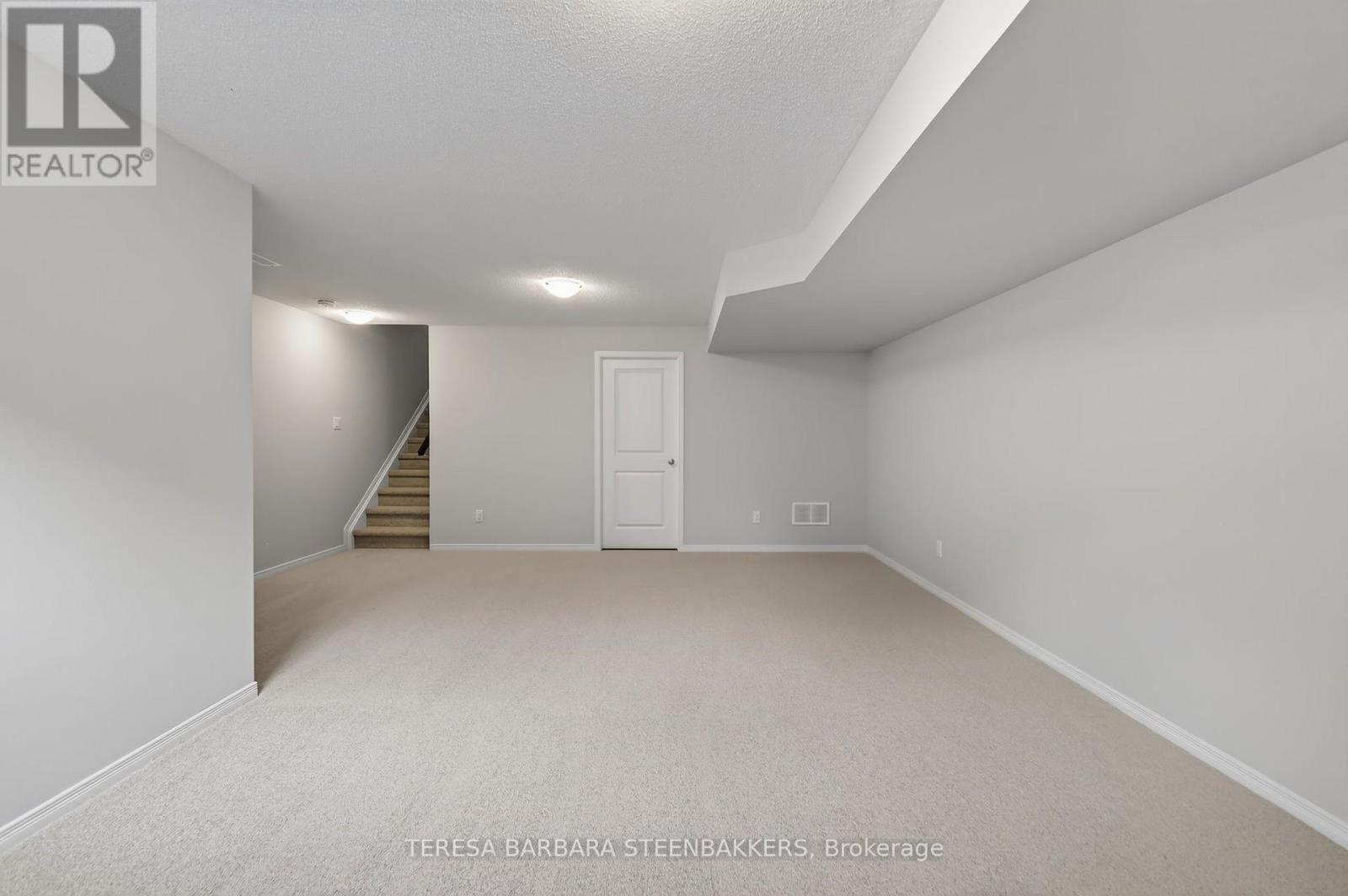 3 Bed, 3 Bath House for Sale in Ottawa – 689 TALIESIN CRESCENT E, Ottawa – MLS# X13729210 - Image 22